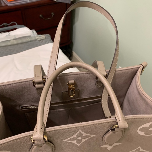 Louis Vuitton On-The-Go. MM , like new condition - Picture 2 of 9